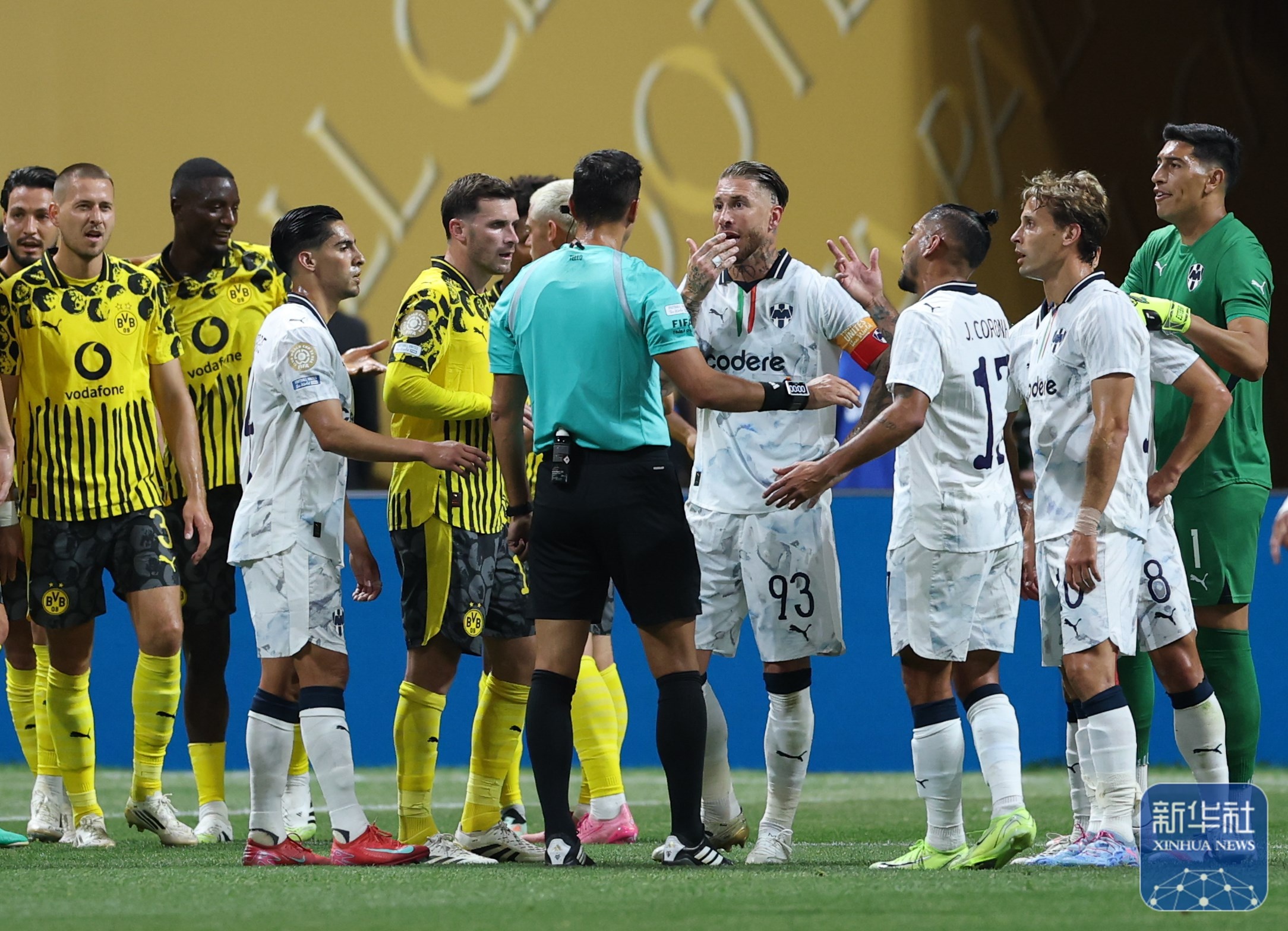 多特蒙德发布备战花絮；国际比赛日篮板制胜；意大利杯任务艰巨；阵容厚度经受考验的简单介绍-爱游戏注册