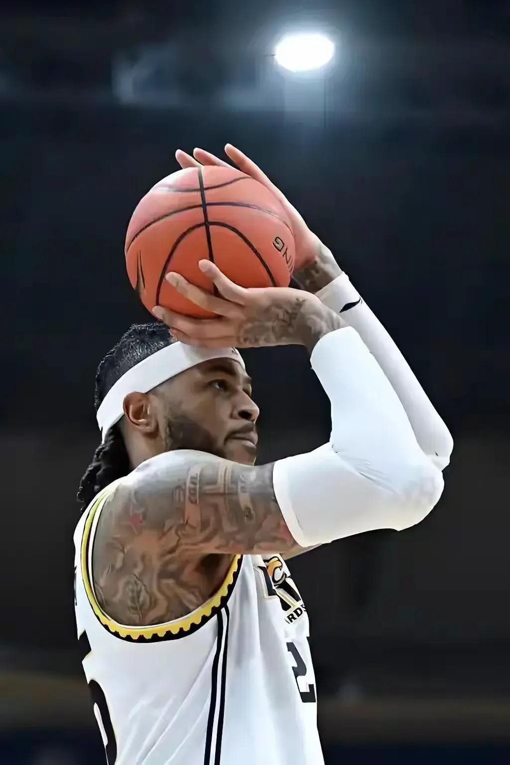 包含集结日NBA总决赛传出新动向,辽宁本钢队长鼓劲,管理层表态——信心回归,心理建设被强调的词条 包含集结日NBA总决赛传出新动向,辽宁本钢队长鼓劲,管理层表态——信心回归,心理建设被强调的词条