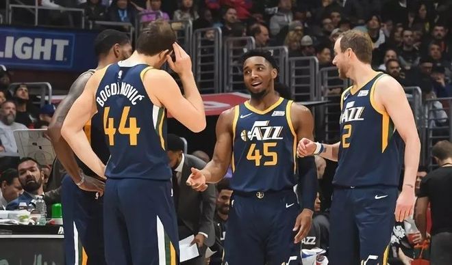 包含关键时刻中超焦点战，犹他爵士主帅复盘，气氛紧张，细节决定成败的词条